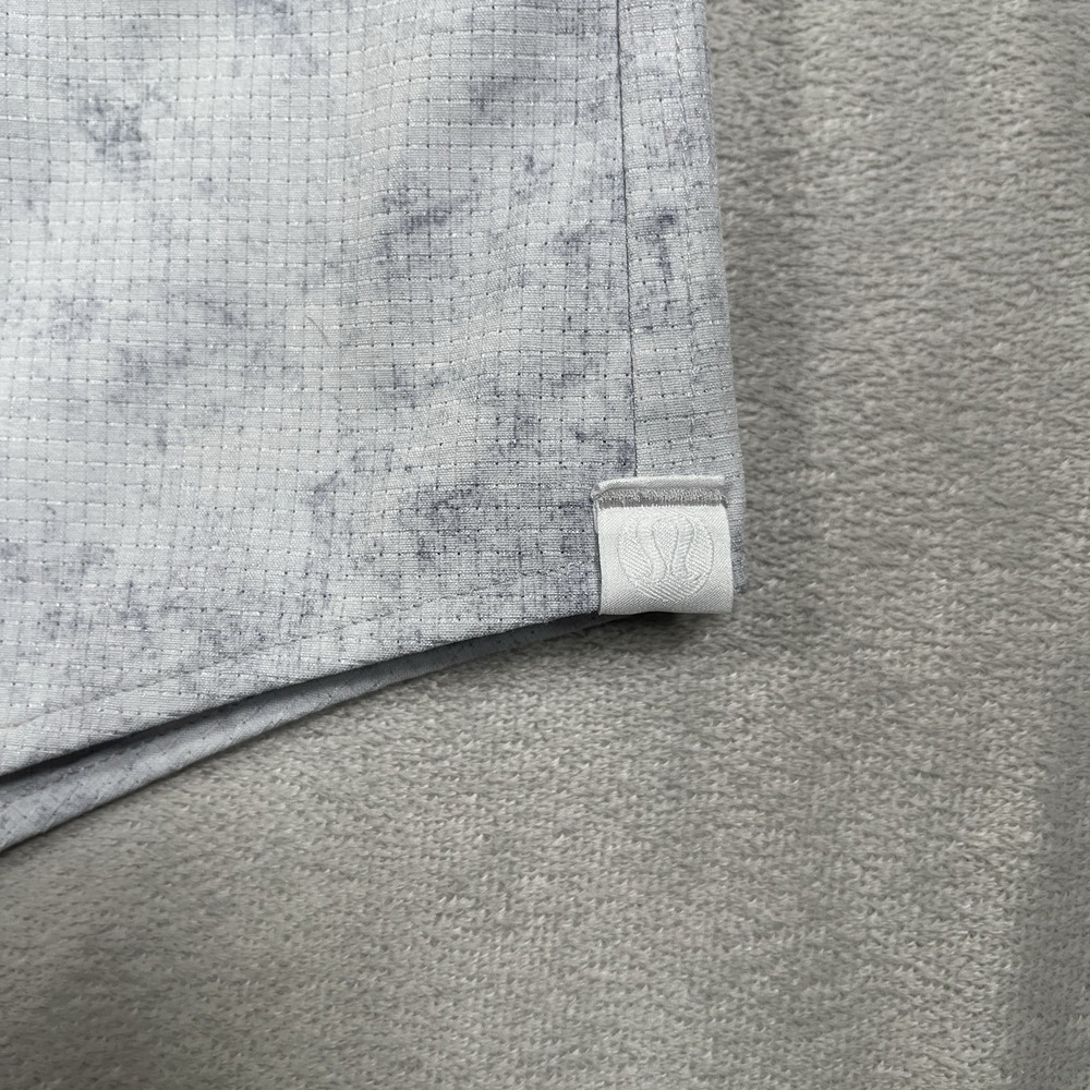Lululemon Shirt Mens Medium L Gray Airing Easy Short Sleeve Vented Stretch Shirt - Picture 2 of 7